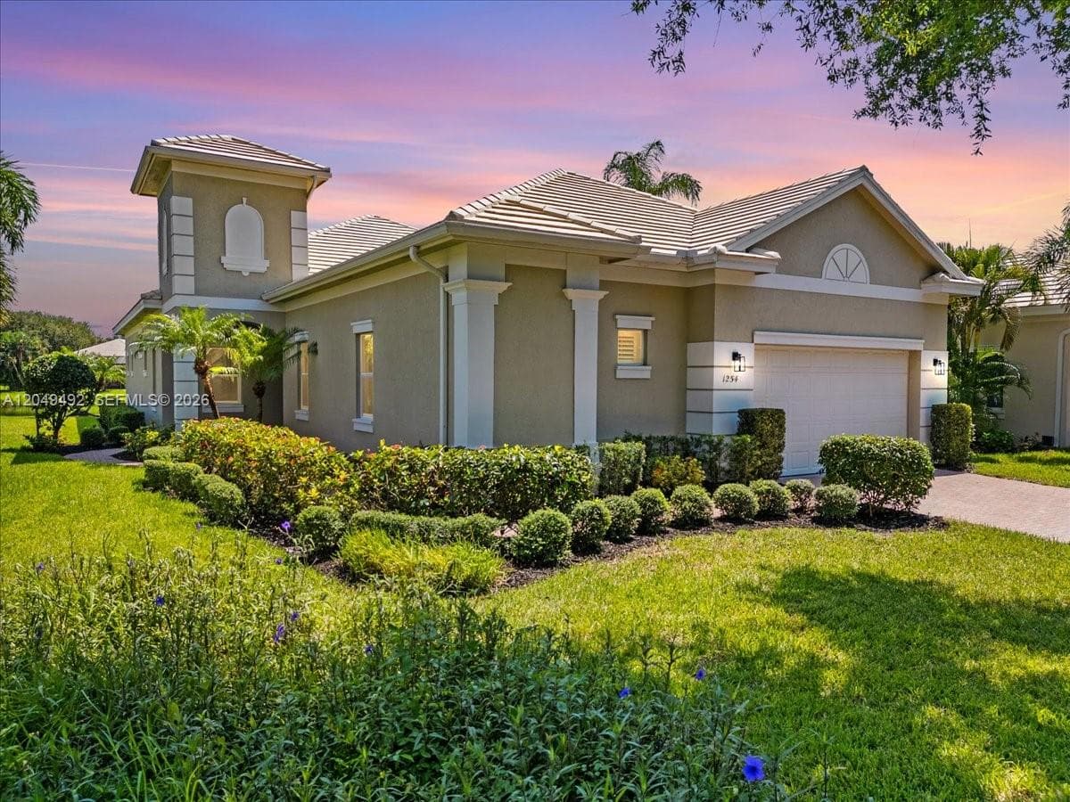 1254 River Reach Dr, Vero Beach FL 32967 photo 2