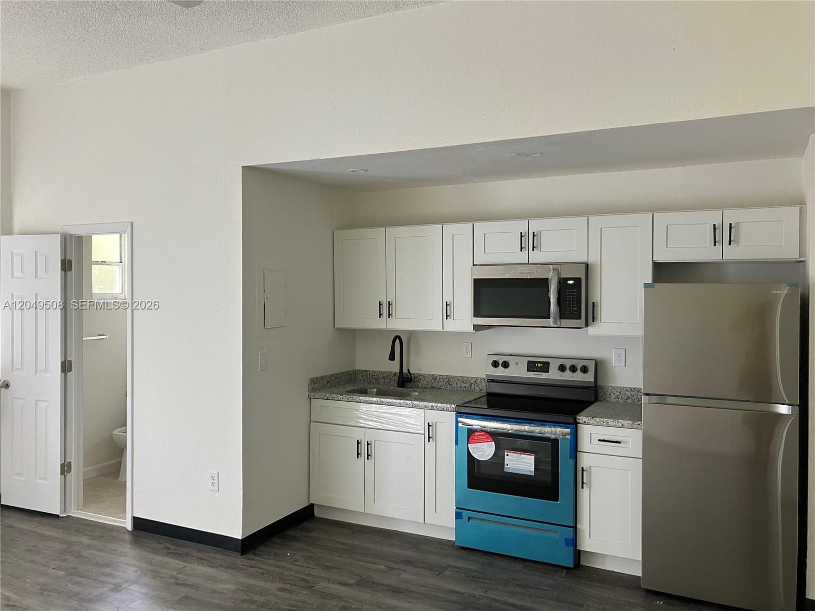 467 NW 8th St # 4, Miami, FL 33136 photo 2
