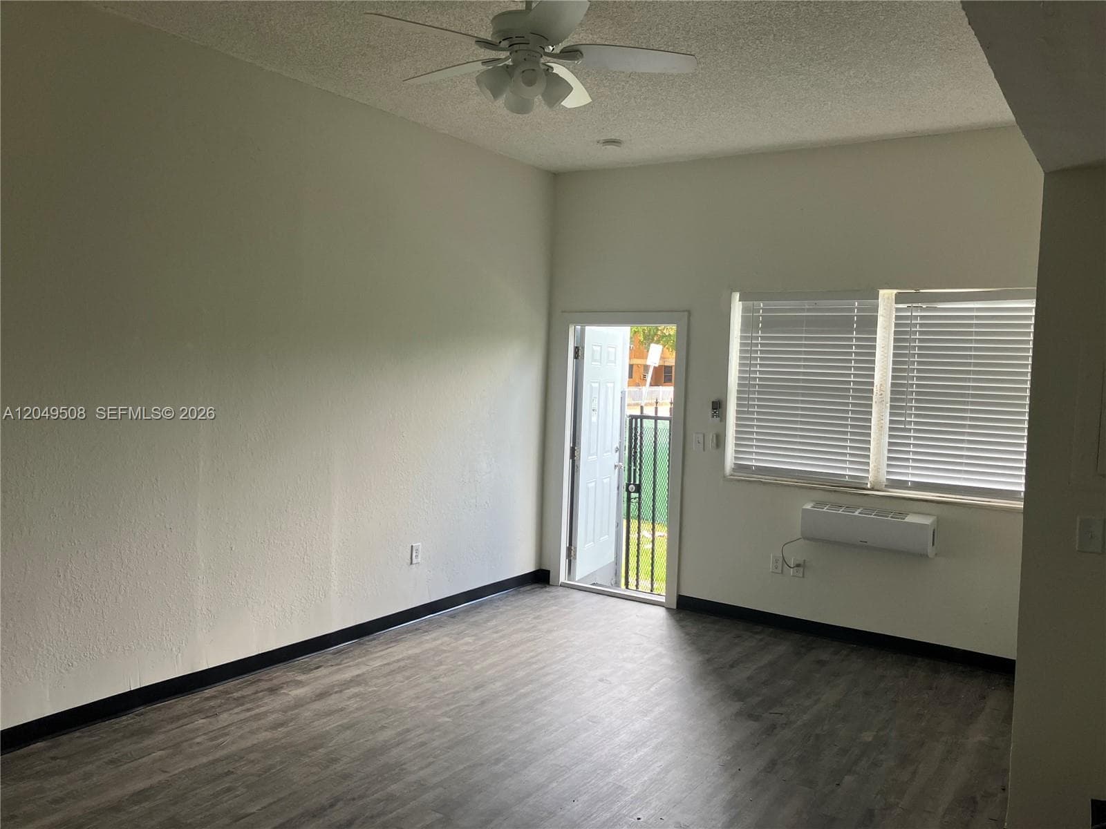 467 NW 8th St # 4, Miami, FL 33136 photo 4