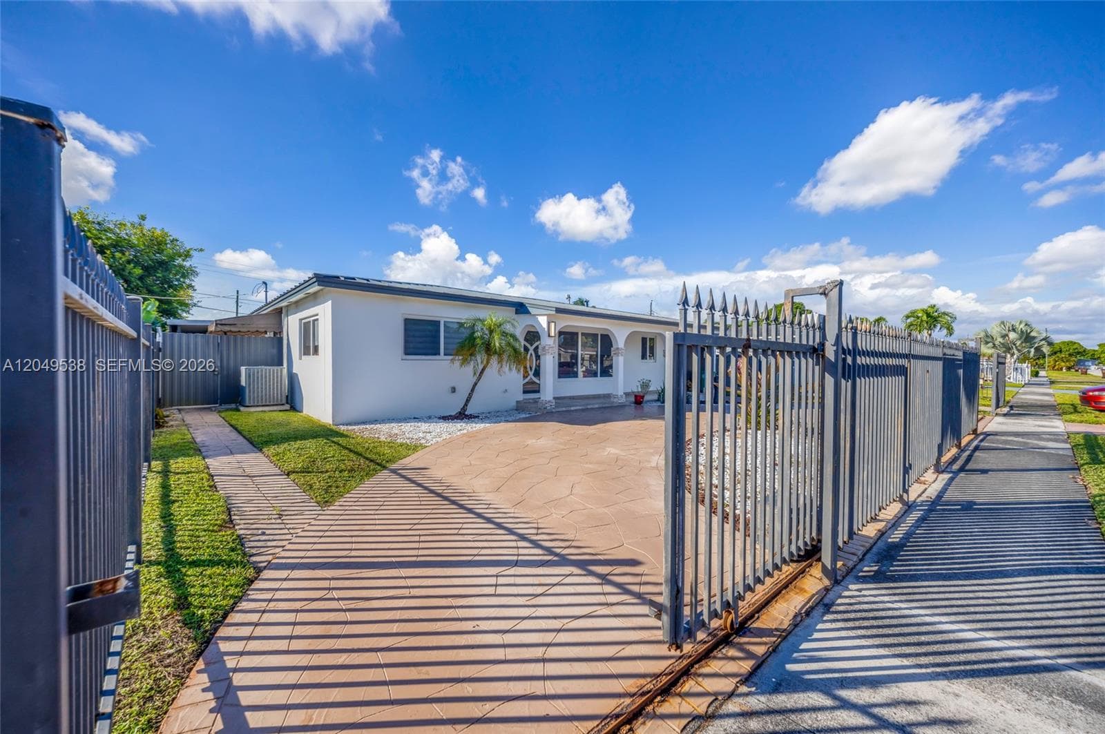490 W 33rd Pl, Hialeah FL 33012 photo 3