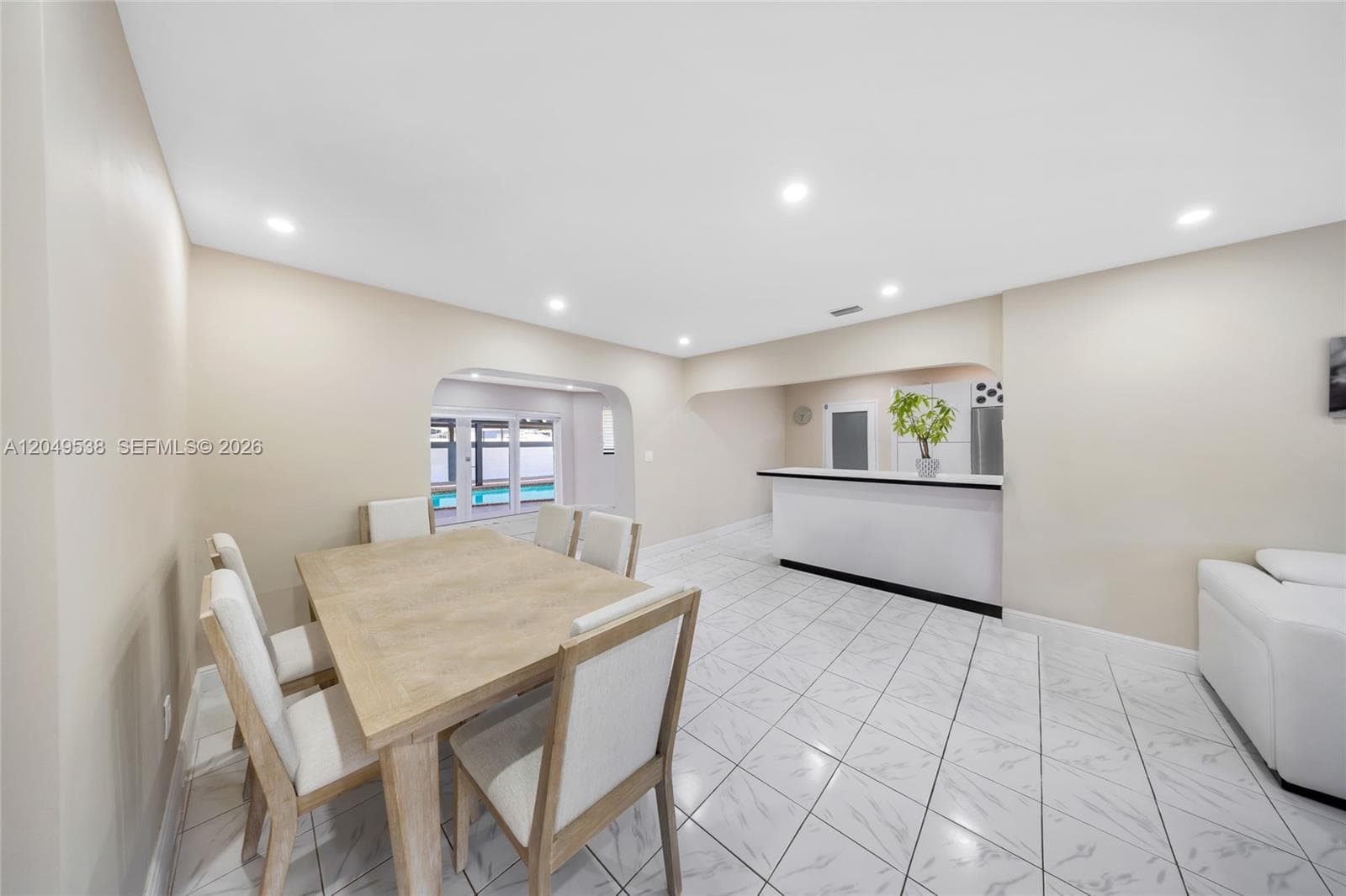 490 W 33rd Pl, Hialeah FL 33012 photo 5