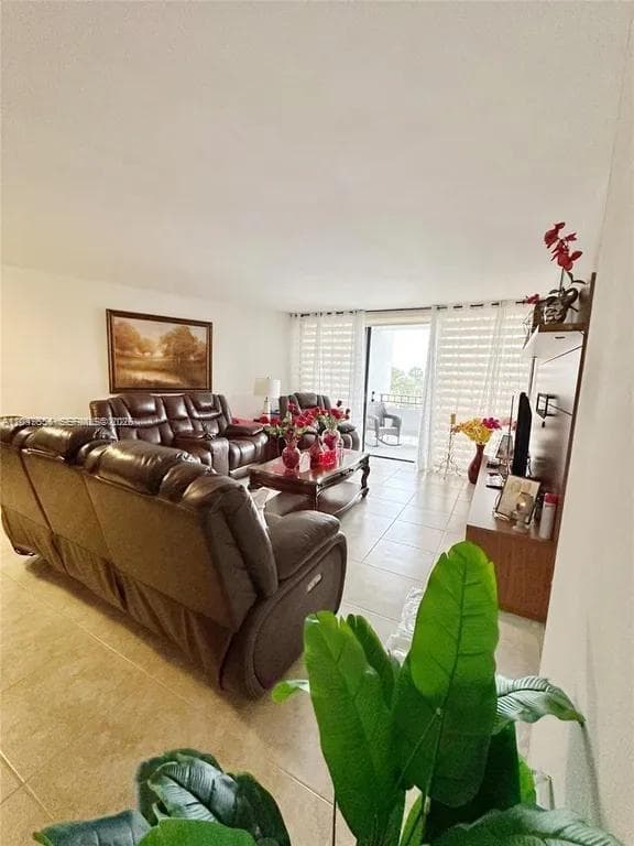 13953 Kendale Lakes Cir # 410B, Miami FL 33183 photo 3