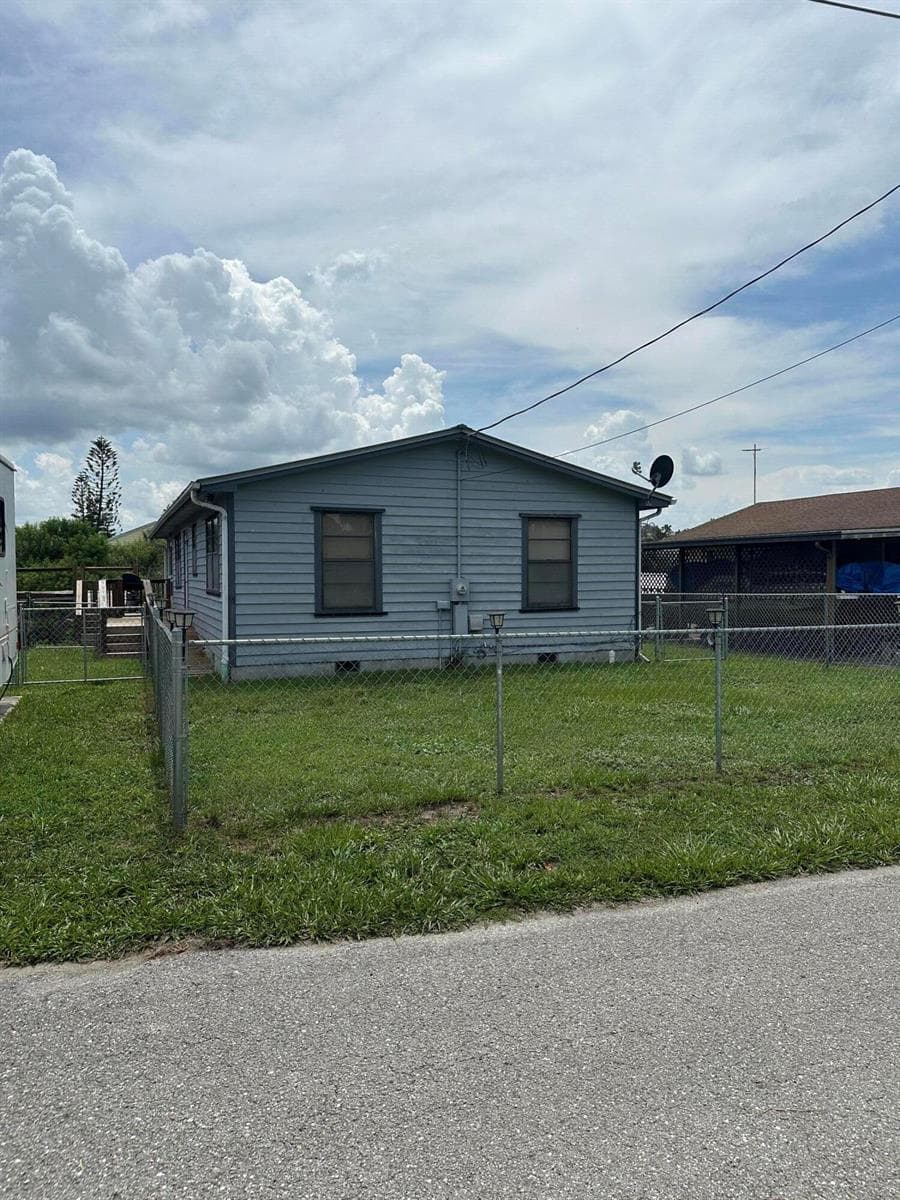 1110 3rd Street, Okeechobee FL 34974 photo 2