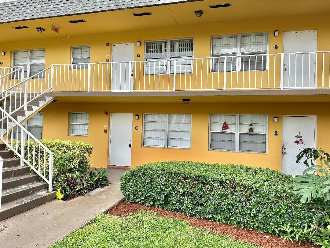 240 Croton Avenue # 110, Lantana FL 33462 photo 3