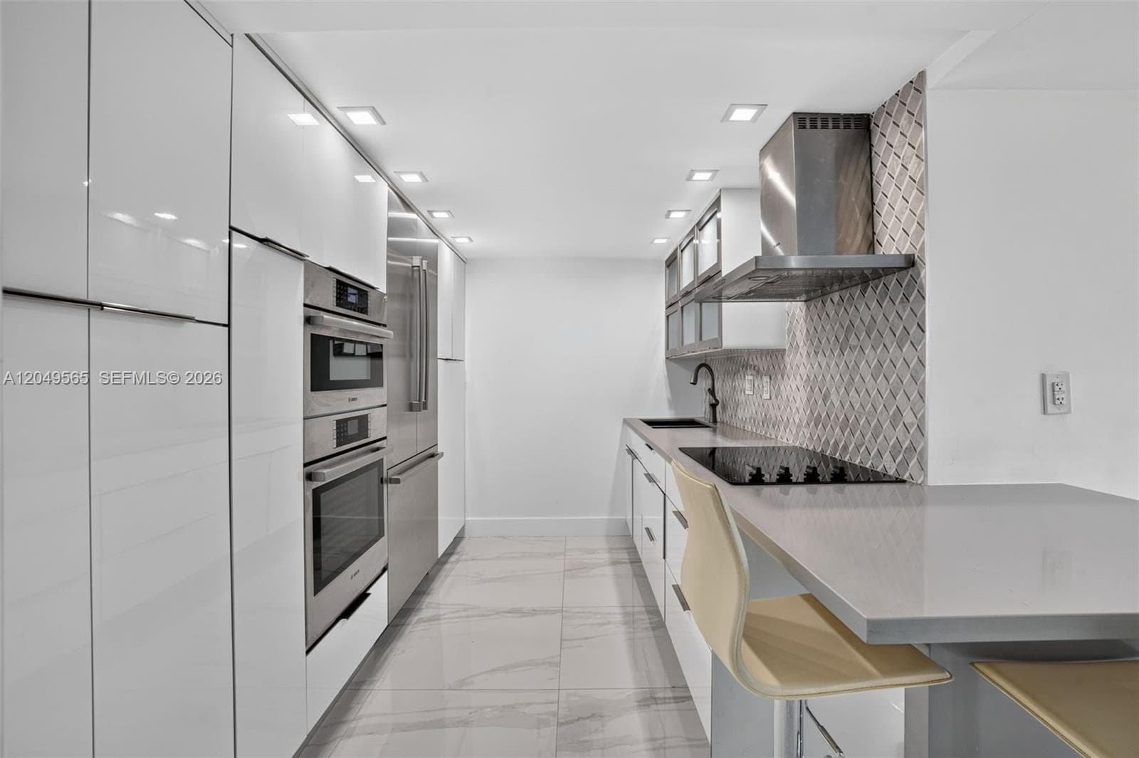 6039 Collins Ave # 1624, Miami Beach, FL 33140 photo 4