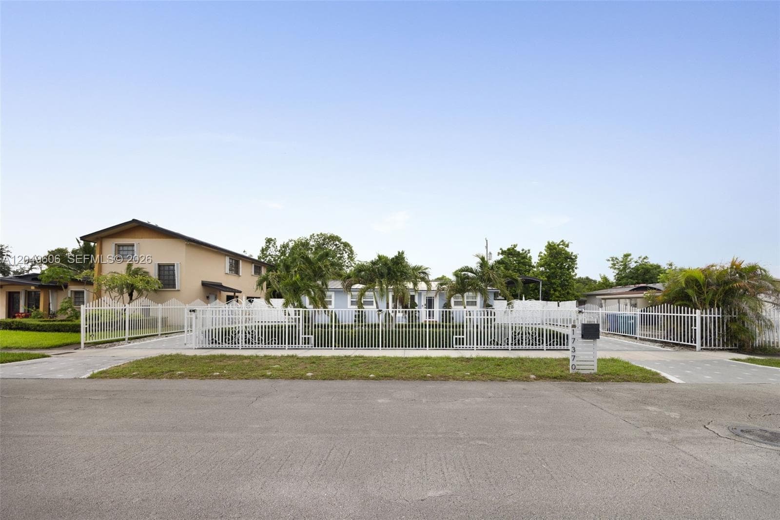 17370 NW 52nd Pl, Miami Gardens FL 33055 photo 5