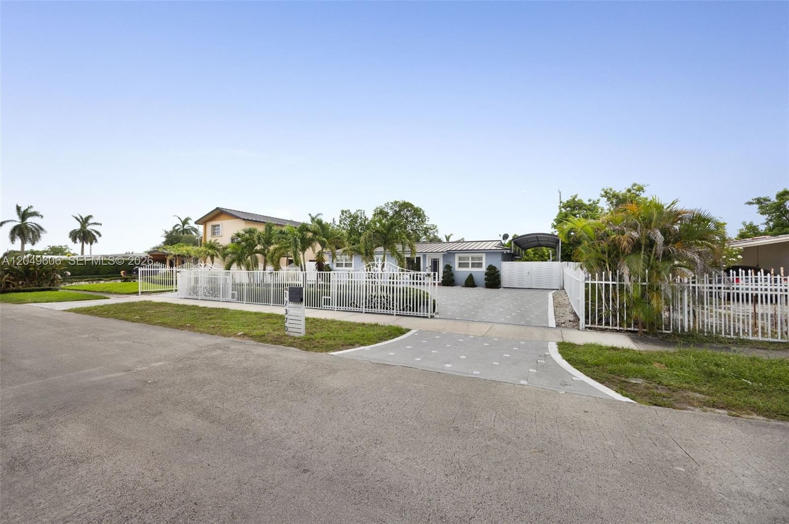 17370 NW 52nd Pl, Miami Gardens FL 33055 photo 4