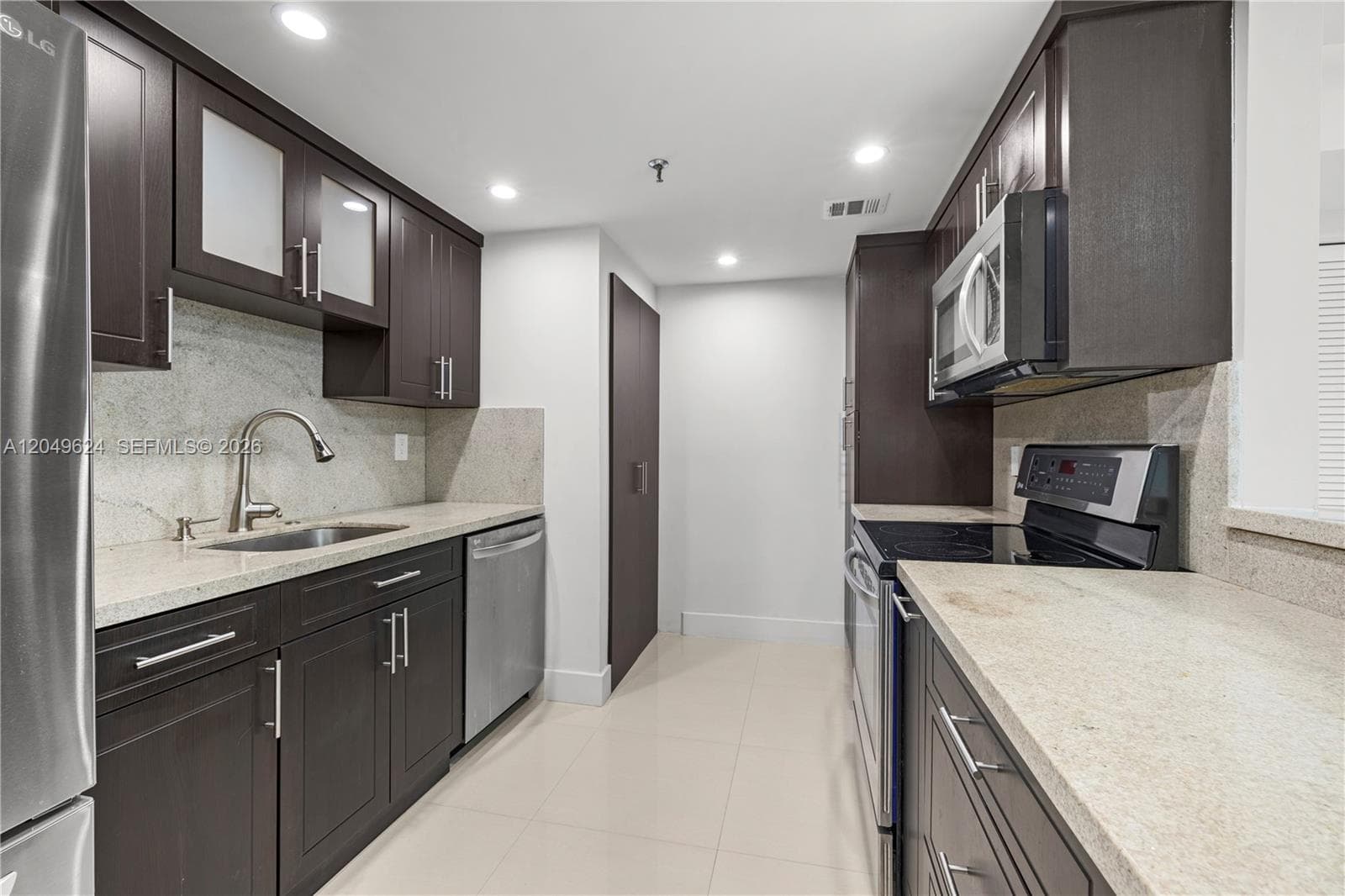 2457 Collins Ave # 307, Miami Beach FL 33140 photo 2