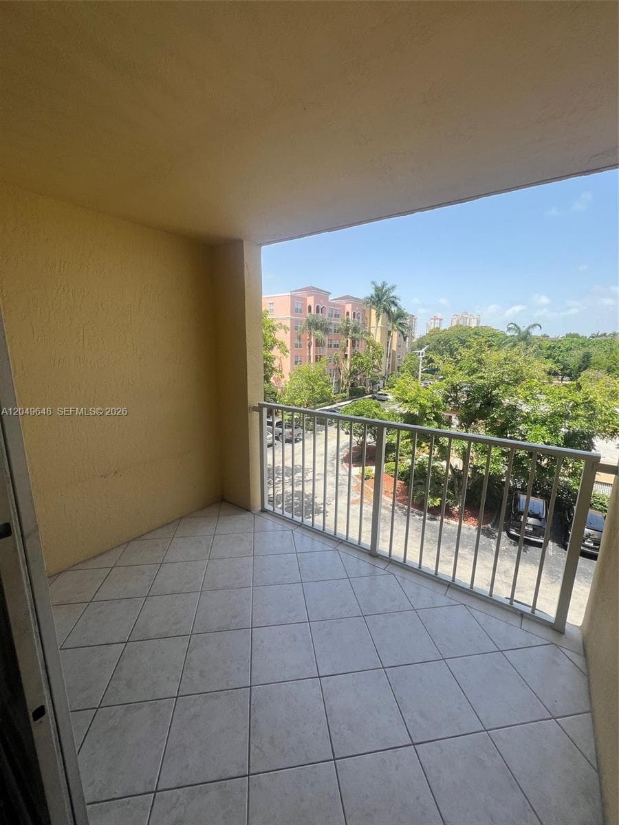19601 E Country Club Dr # 7405, Aventura FL 33180 photo 4