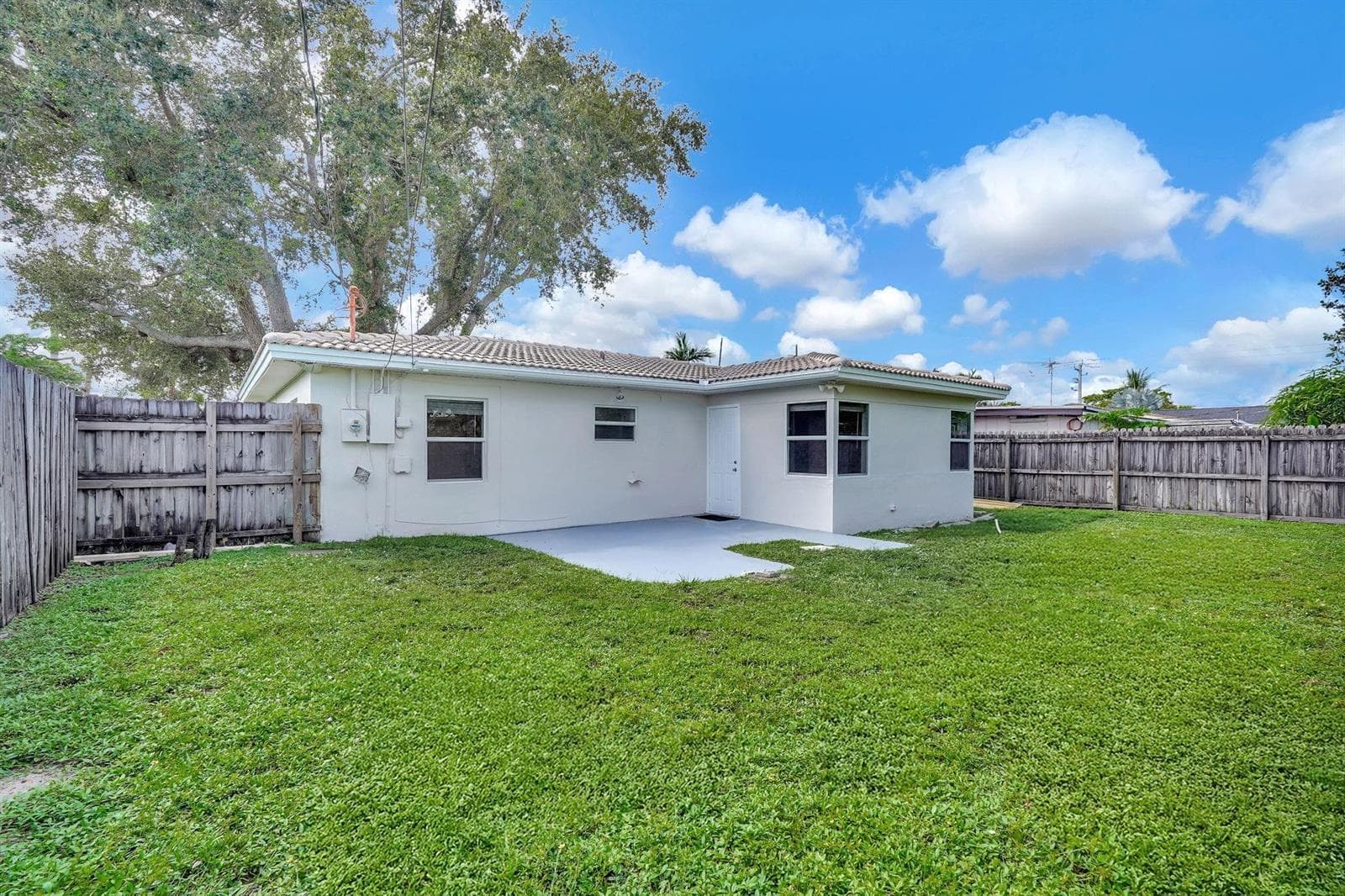 261 NE 45th Street, Oakland Park FL 33334 photo 3