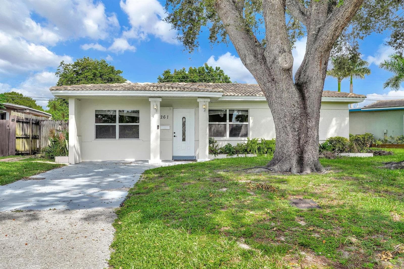 261 NE 45th Street, Oakland Park FL 33334