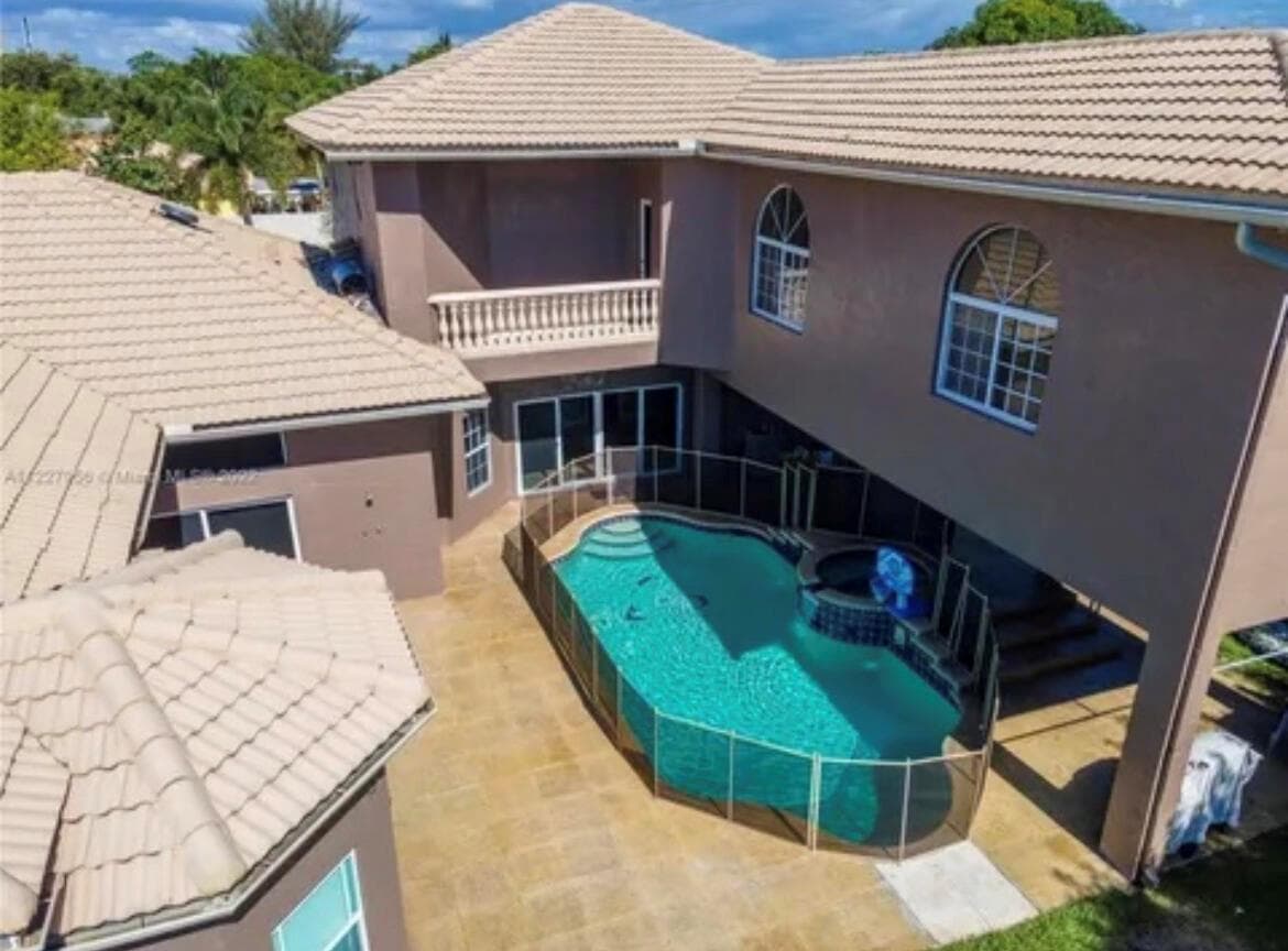 423 NE 3rd Street, Pompano Beach FL 33060 photo 2
