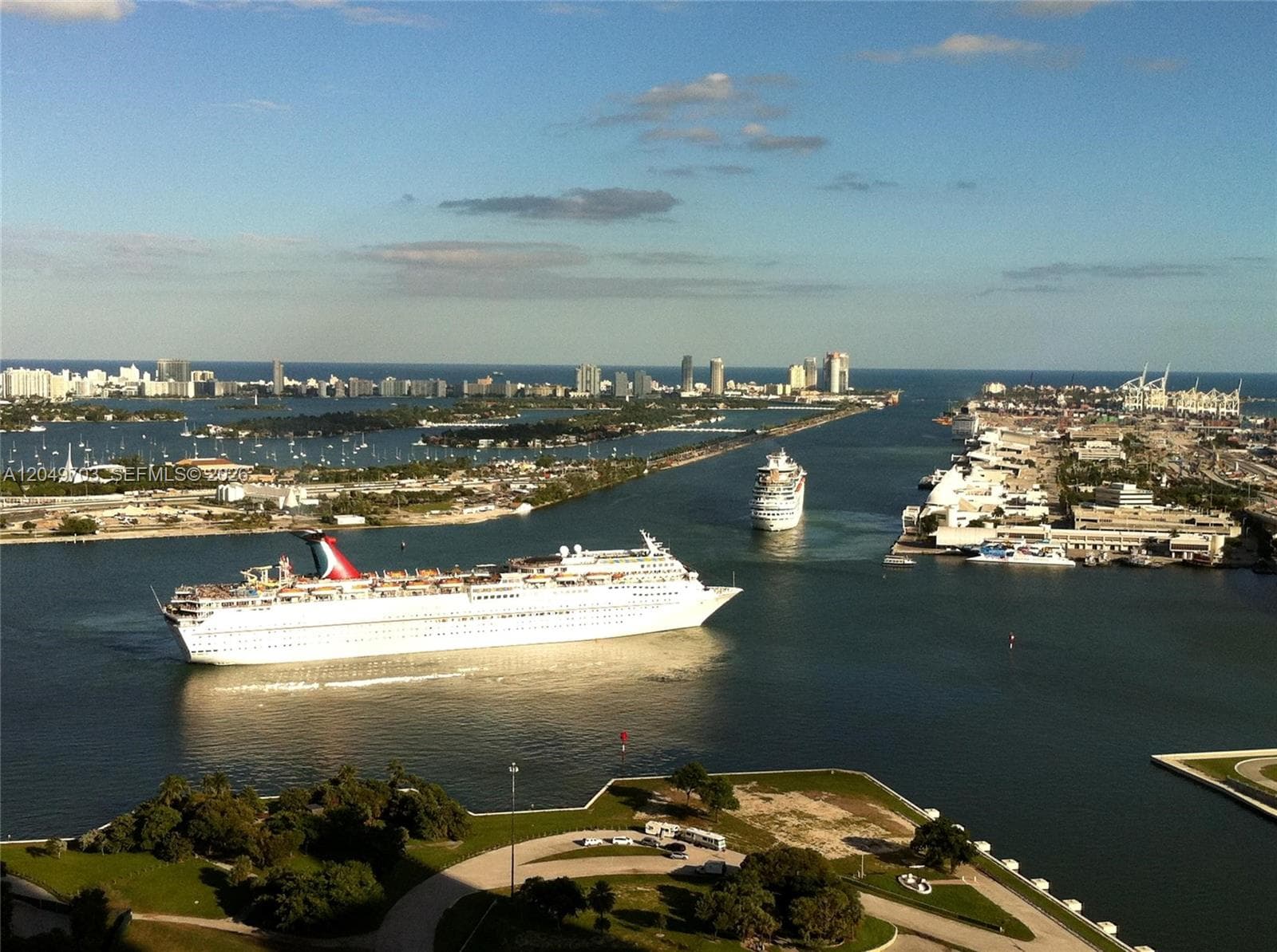 1040 Biscayne Blvd # 3802, Miami FL 33132 photo 2