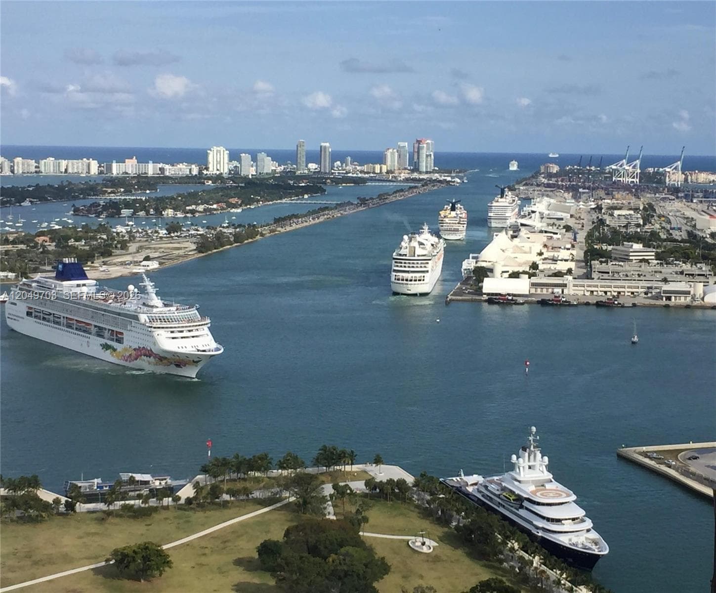 1040 Biscayne Blvd # 3802, Miami FL 33132 photo 4