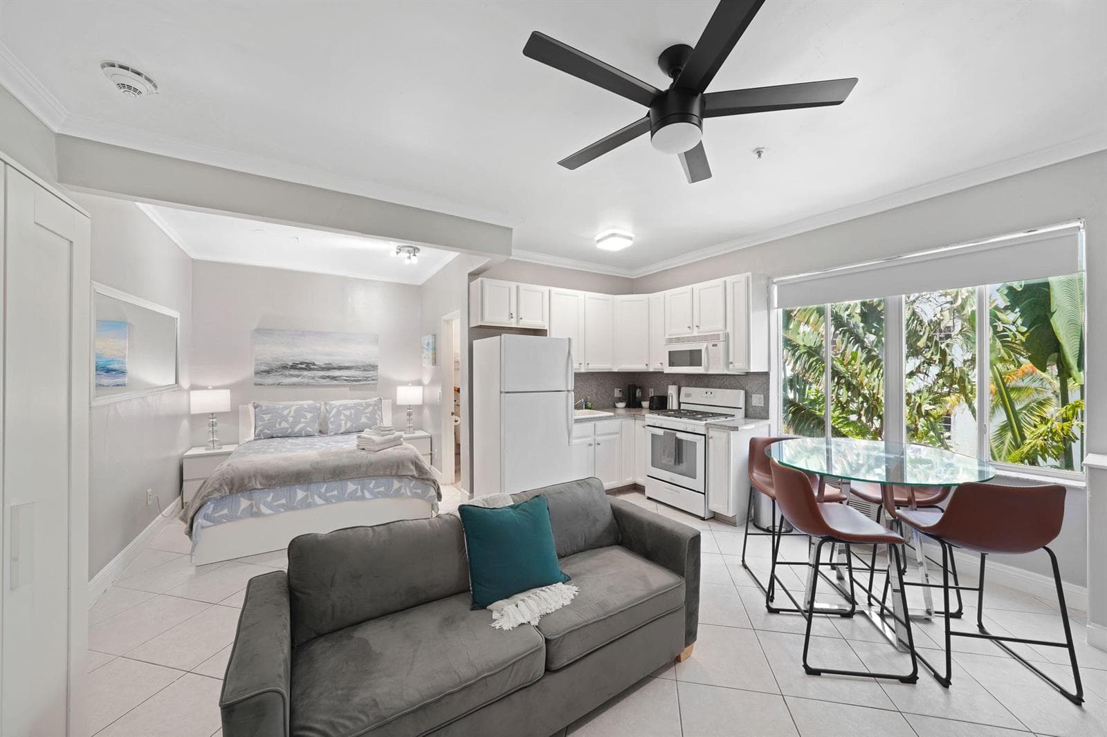 3710 Collins Avenue # 304, Miami Beach FL 33140 photo 2