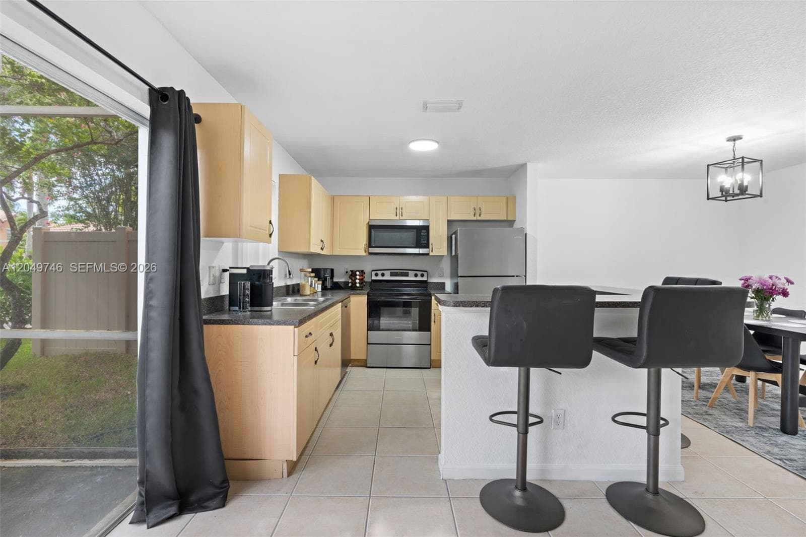 2303 SW 87th Ter, Miramar FL 33025 photo 5