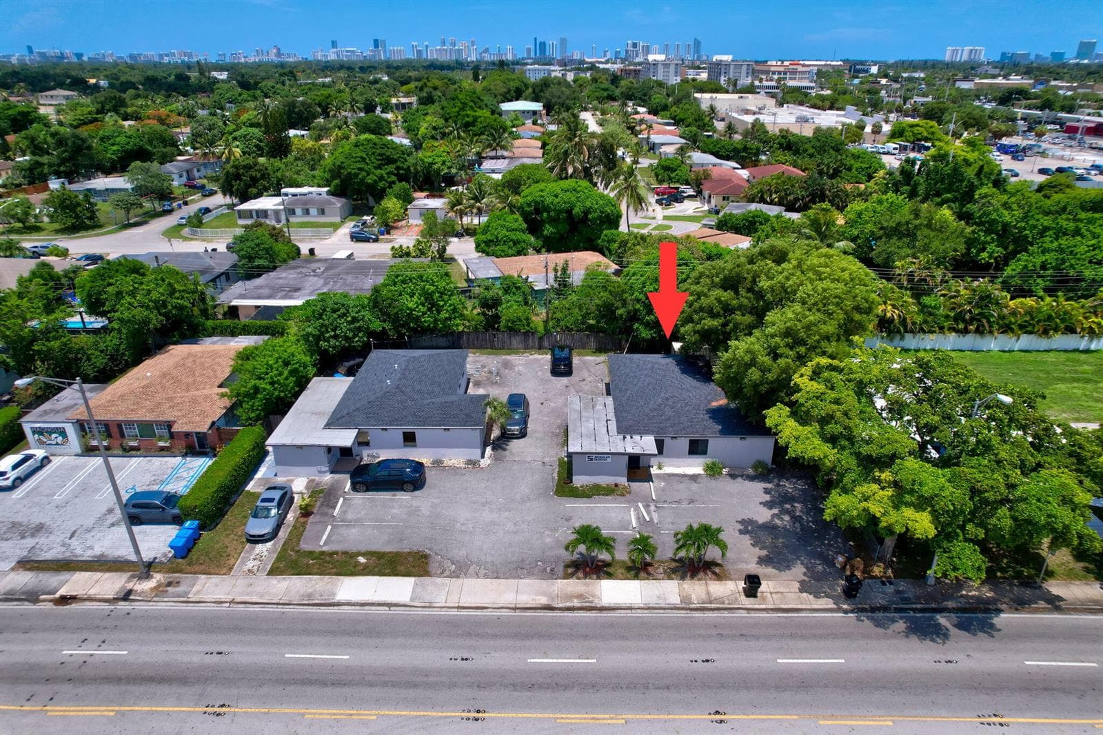 16811 NE 6th Avenue, North Miami Beach FL 33162 photo 2