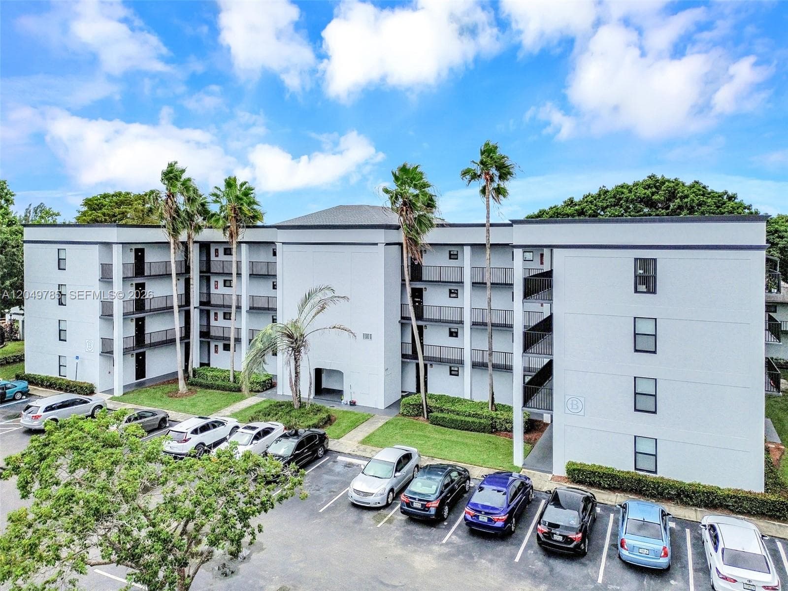 7550 Stirling Rd # C203, Davie FL 33024