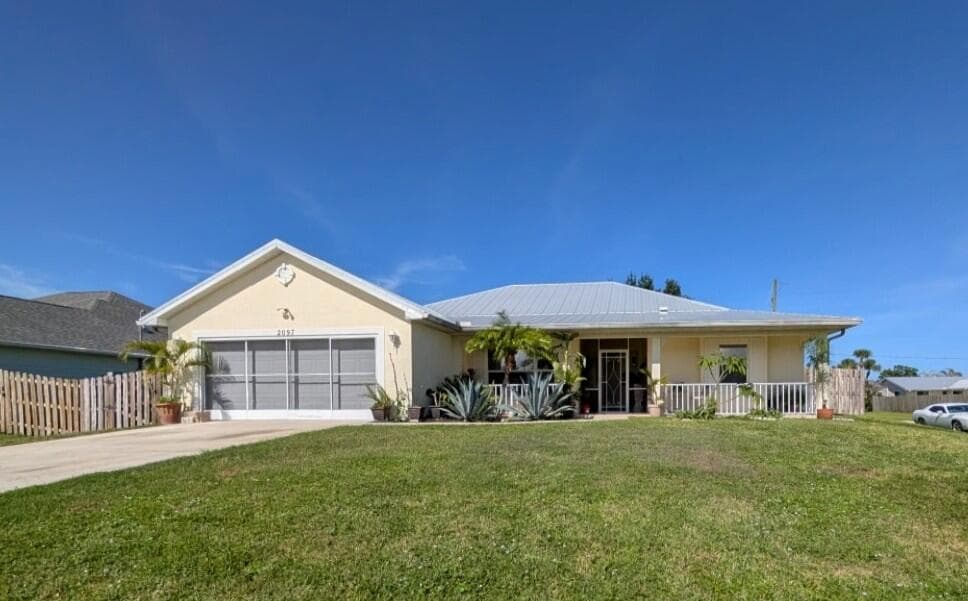 2097 SW Larchmont Lane, Port St. Lucie FL 34984