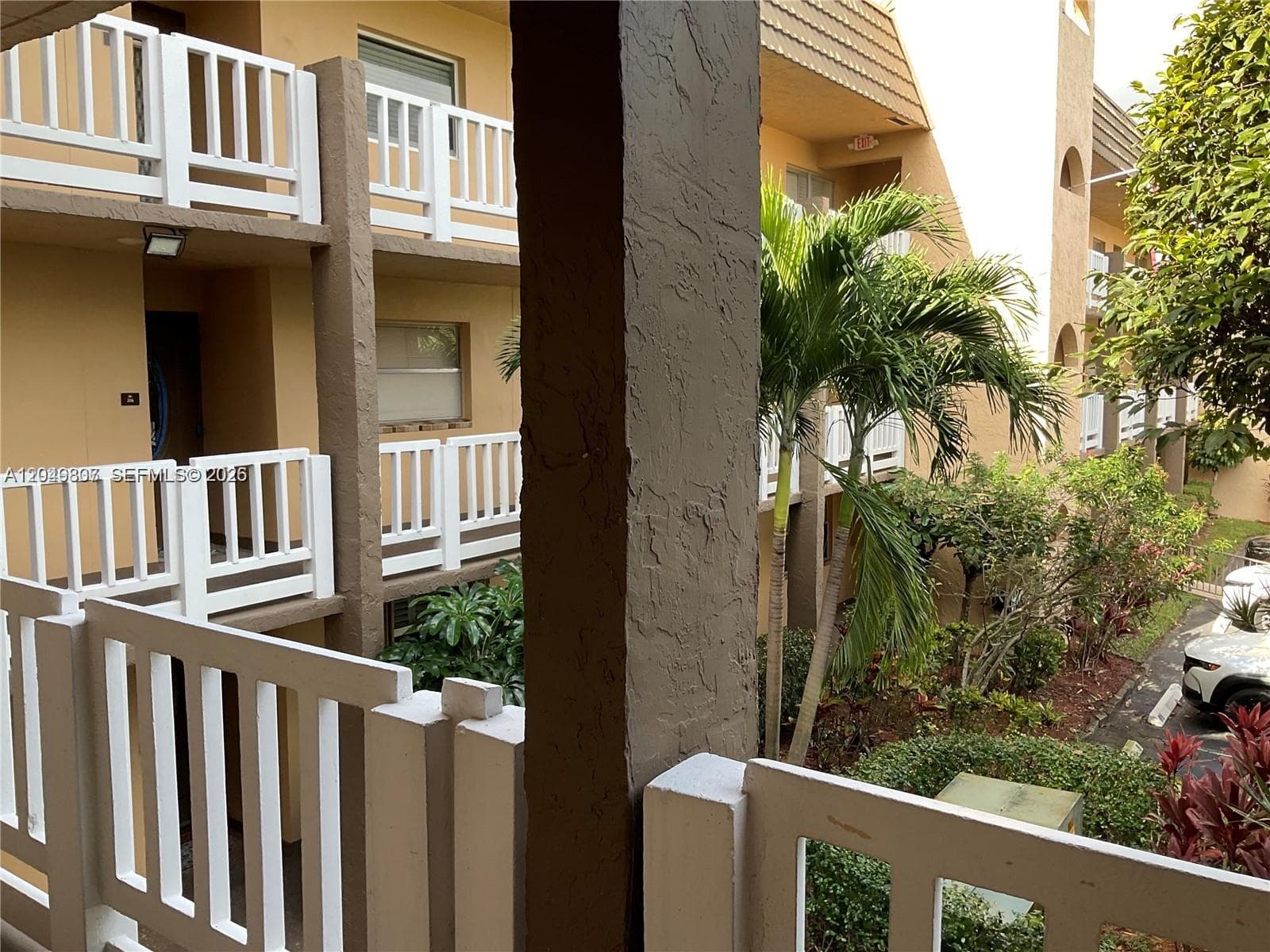 9201 Sunrise Lakes Blvd # 205, Sunrise FL 33322