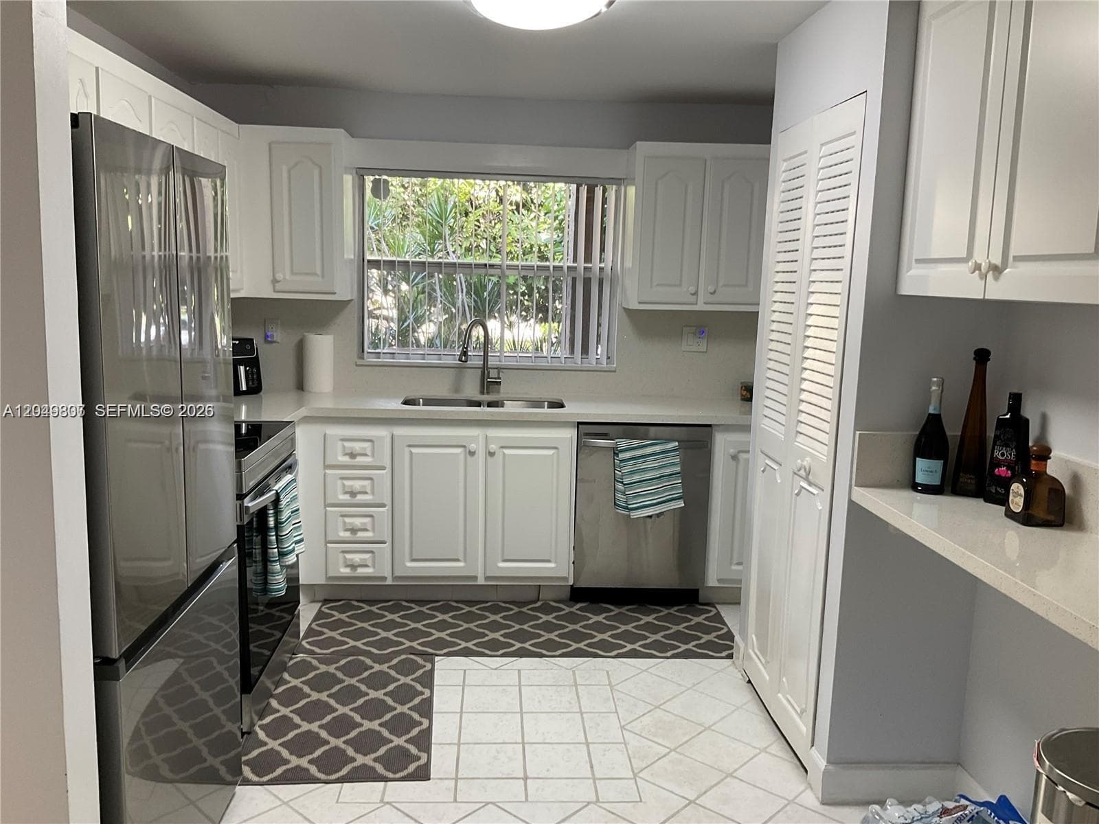 9201 Sunrise Lakes Blvd # 205, Sunrise FL 33322 photo 5