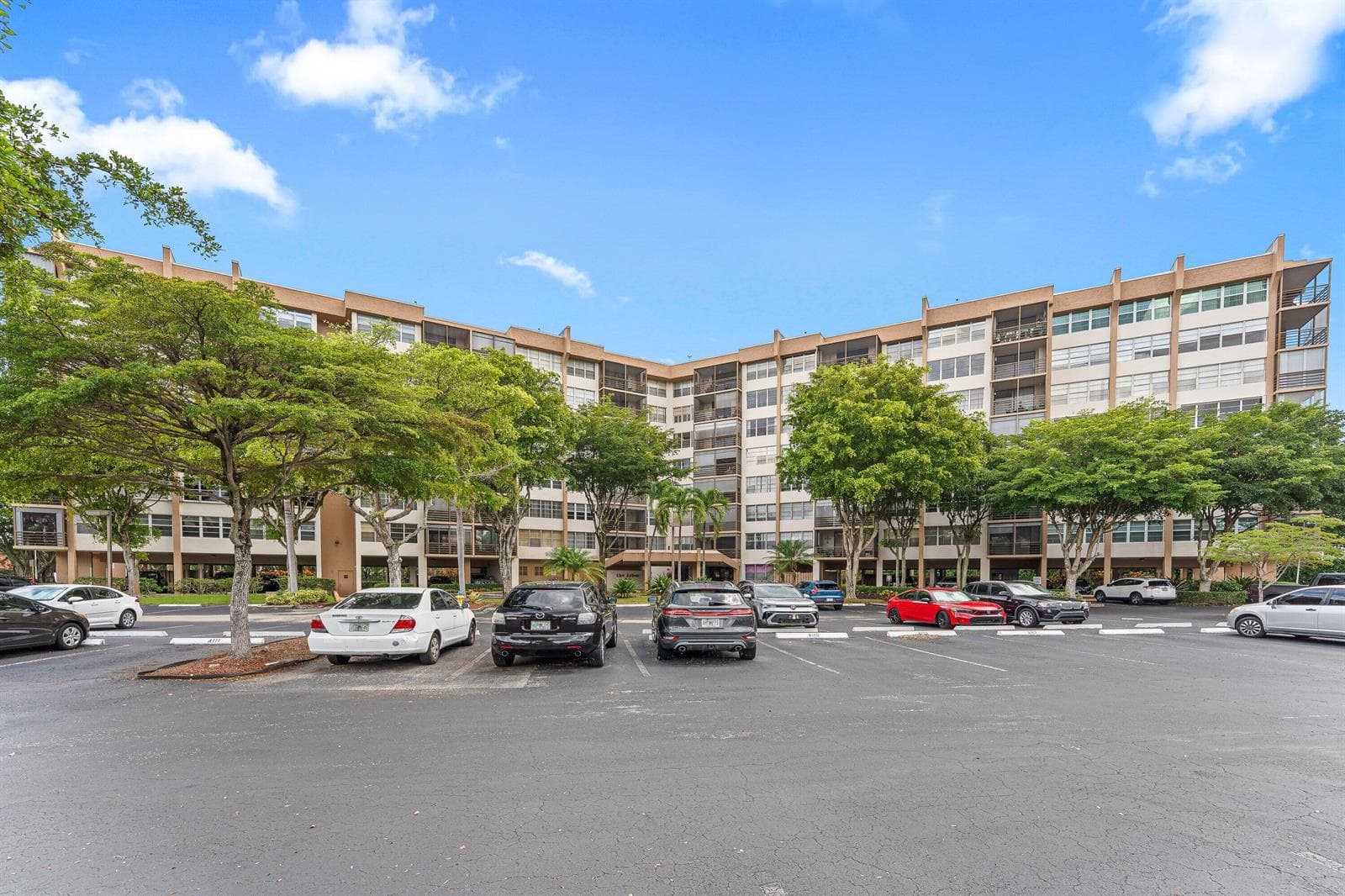 1400 Saint Charles Place # 616, Pembroke Pines FL 33026 photo 2