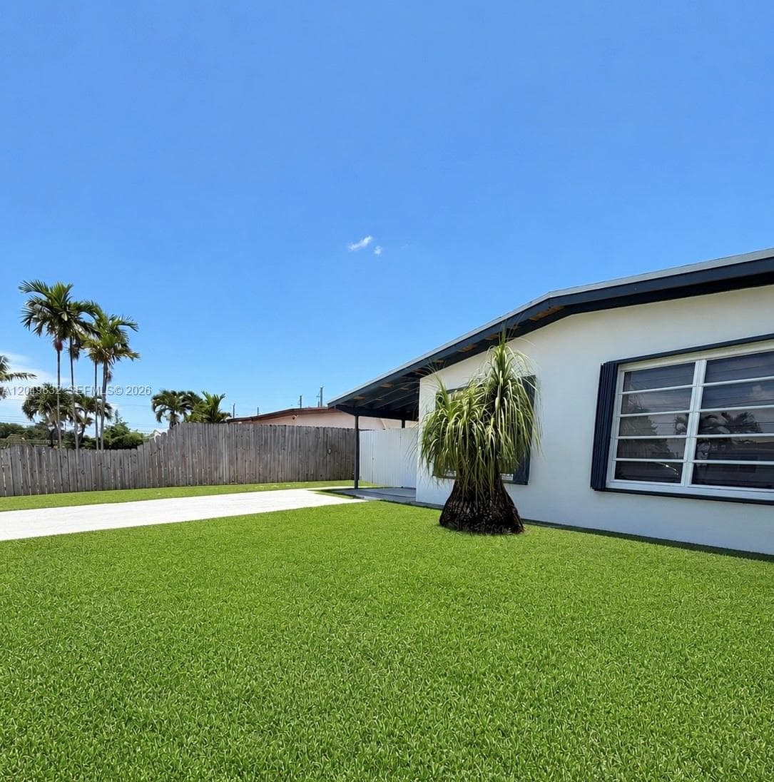 10730 SW 52nd Ter, Miami FL 33165