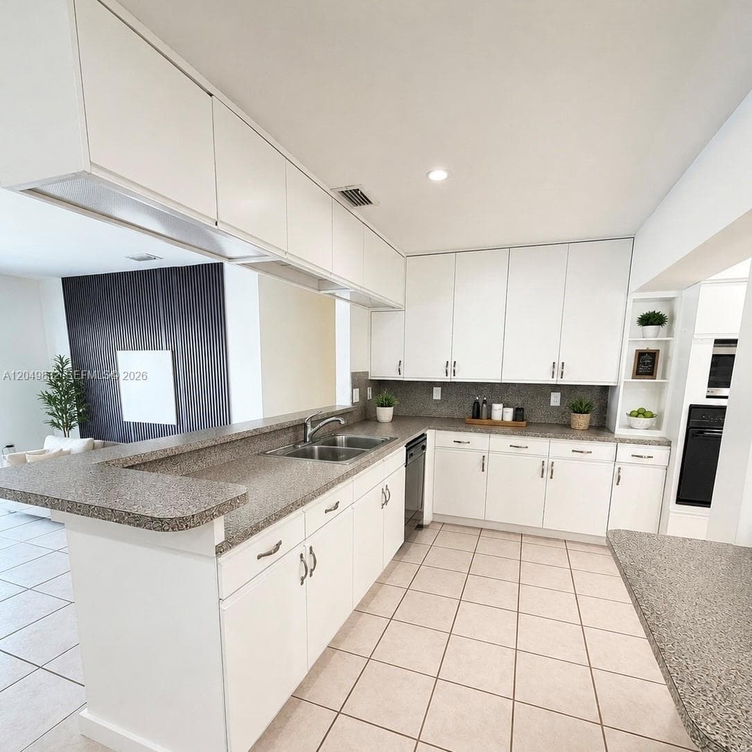 10730 SW 52nd Ter, Miami FL 33165 photo 5