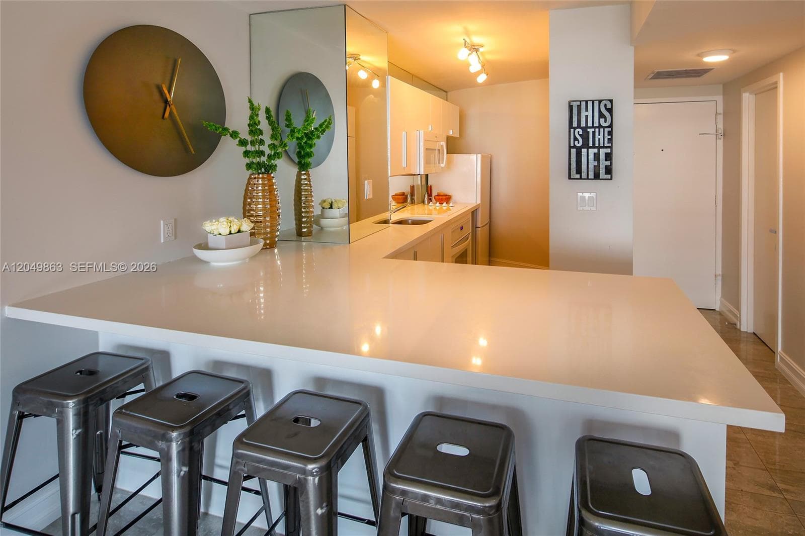 2899 Collins Ave # 617, Miami Beach, FL 33140 photo 2