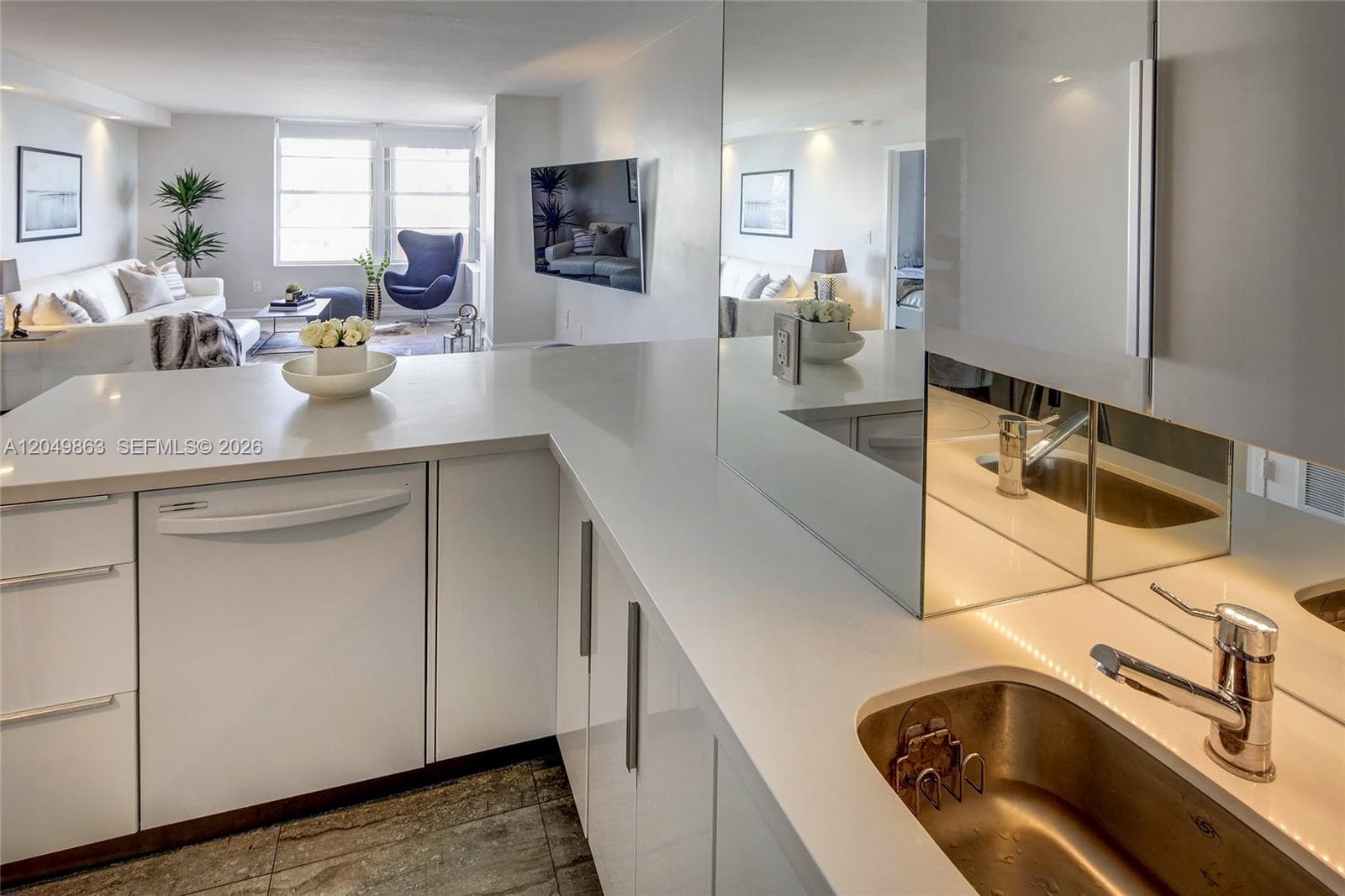 2899 Collins Ave # 617, Miami Beach, FL 33140 photo 3