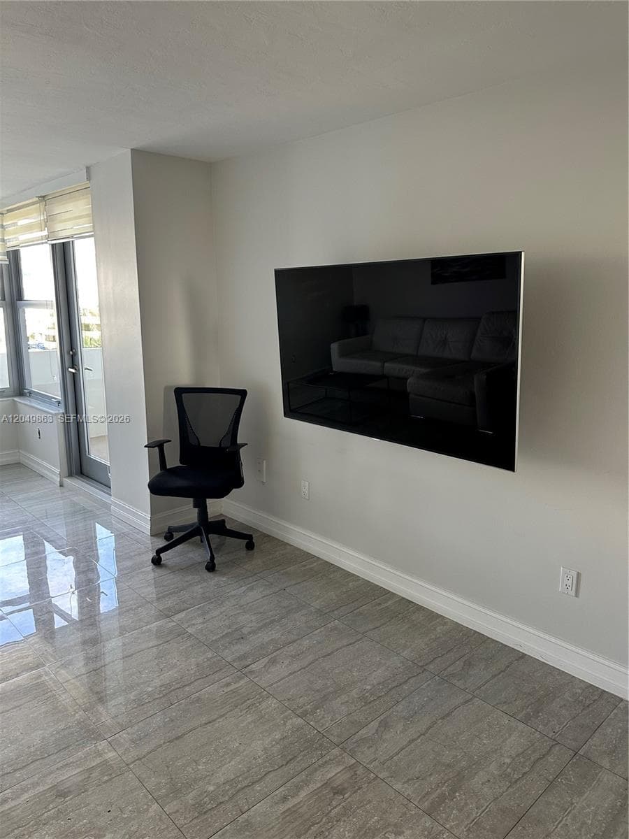 2899 Collins Ave # 617, Miami Beach, FL 33140 photo 4