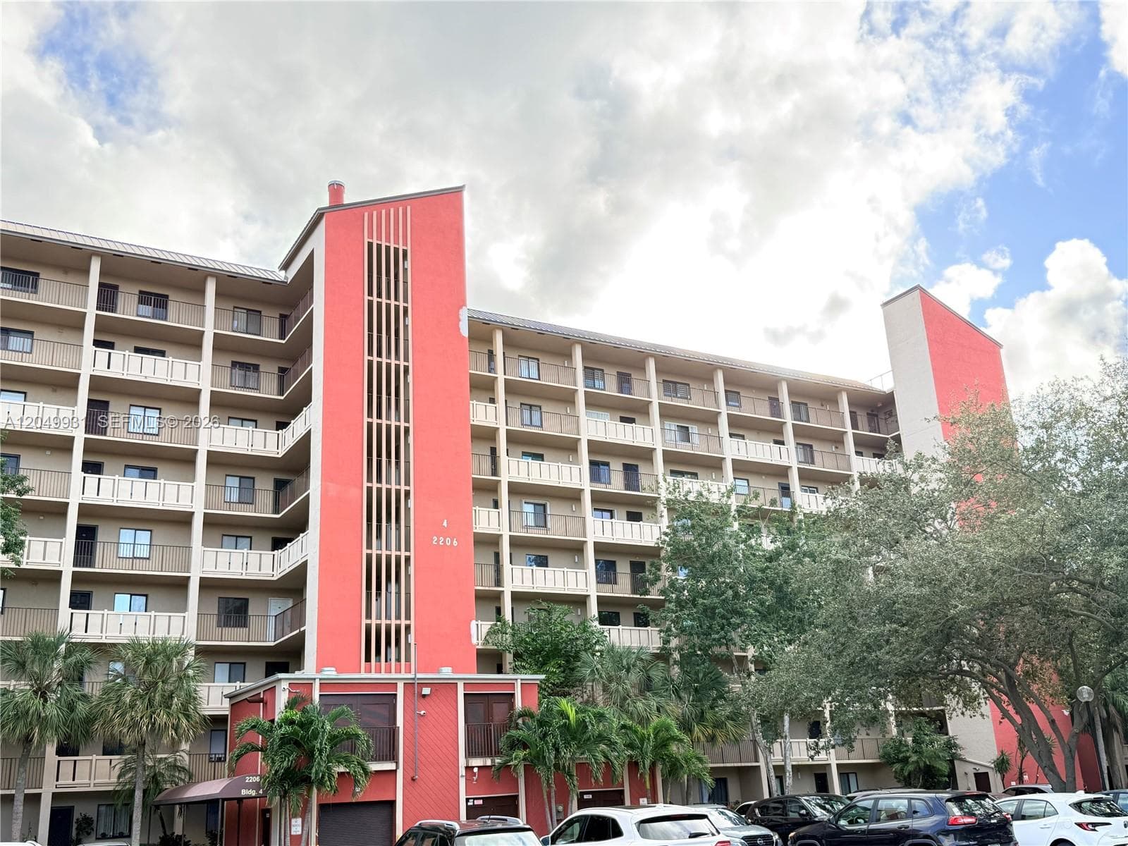 2206 S Cypress Bend Dr # 508, Pompano Beach FL 33069 photo 4