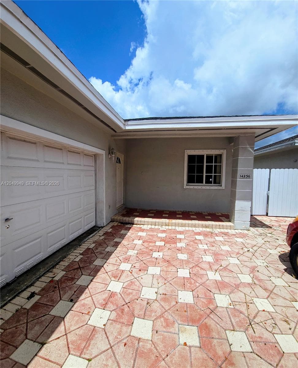 14236 SW 148th Ave, Miami FL 33196 photo 3