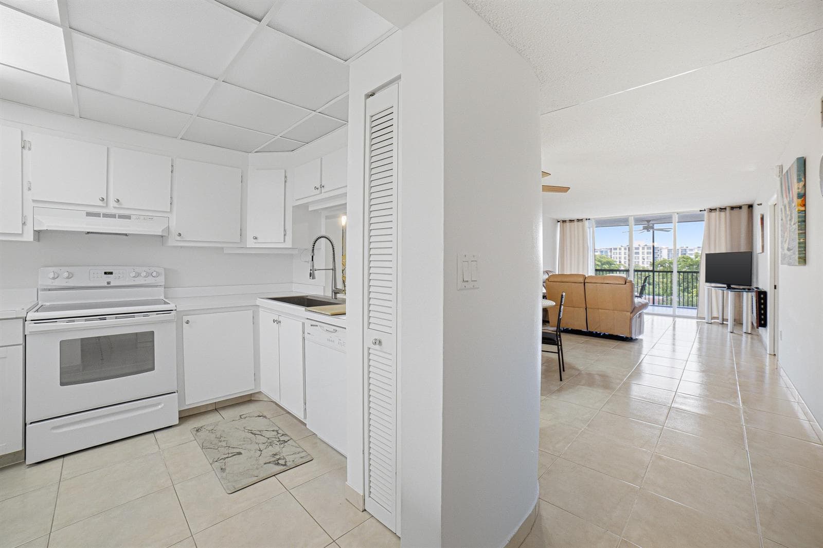 3940 Inverrary Boulevard # a, Lauderhill FL 33319 photo 3