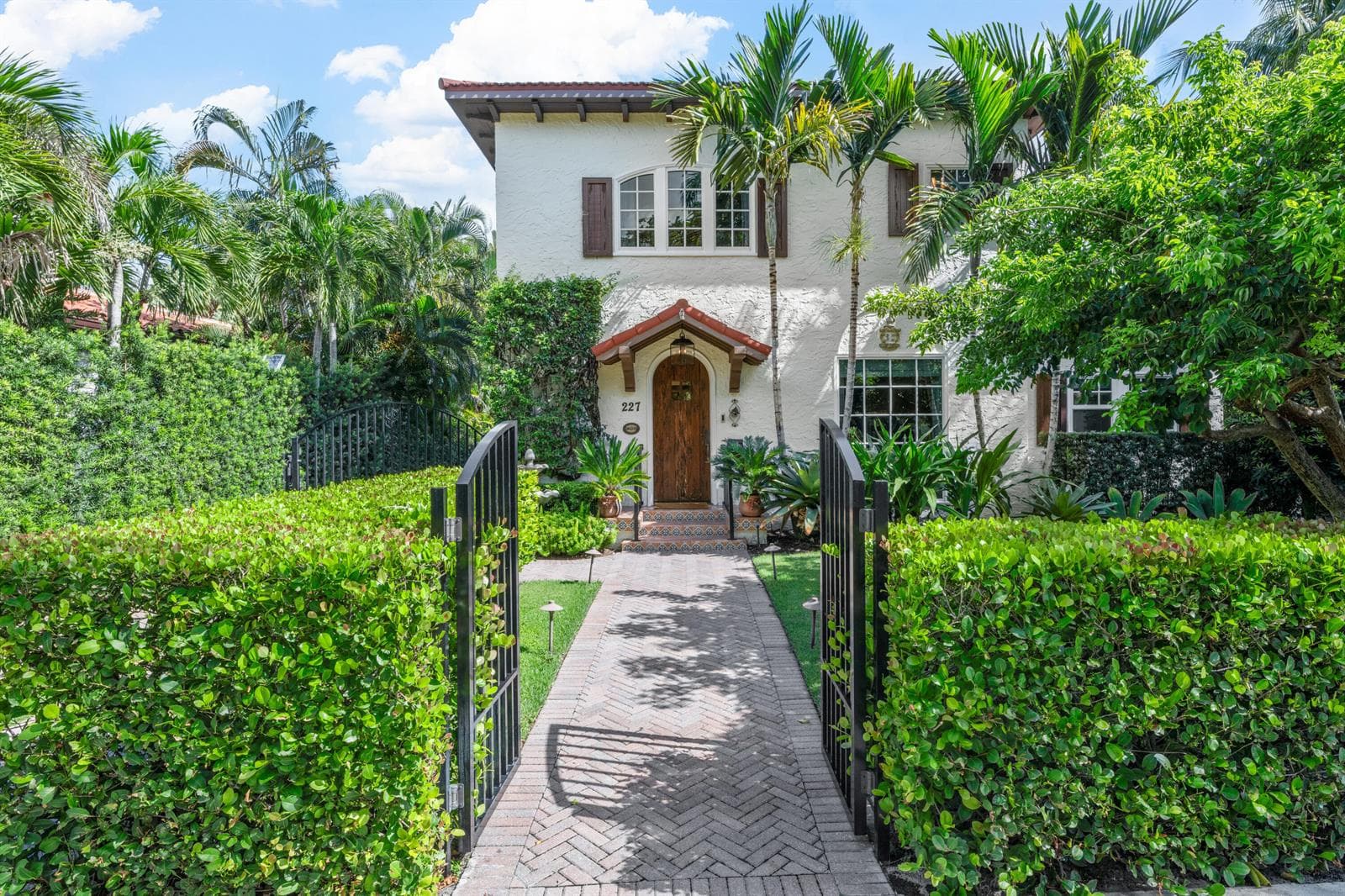 227 Marlborough Road, West Palm Beach FL 33405 photo 2