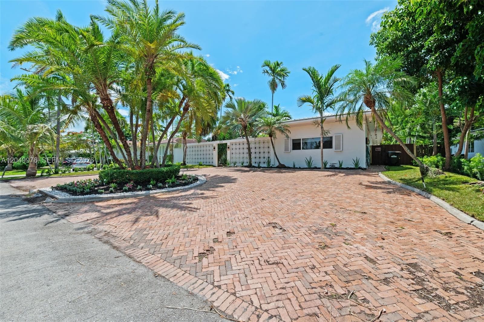 11530 NE 22nd Dr, North Miami FL 33181 photo 5