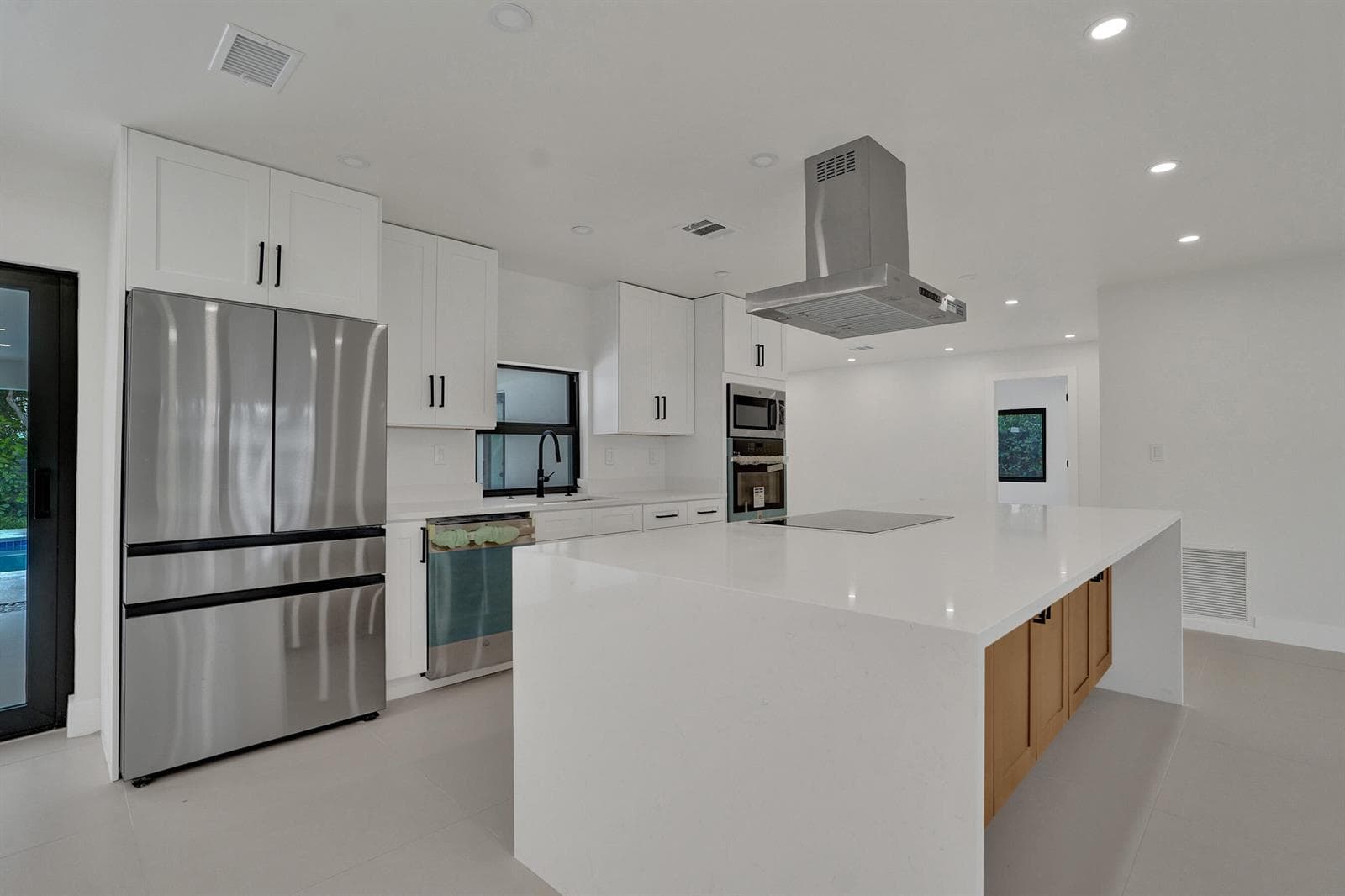5561 NE 26th Avenue, Fort Lauderdale FL 33308 photo 4