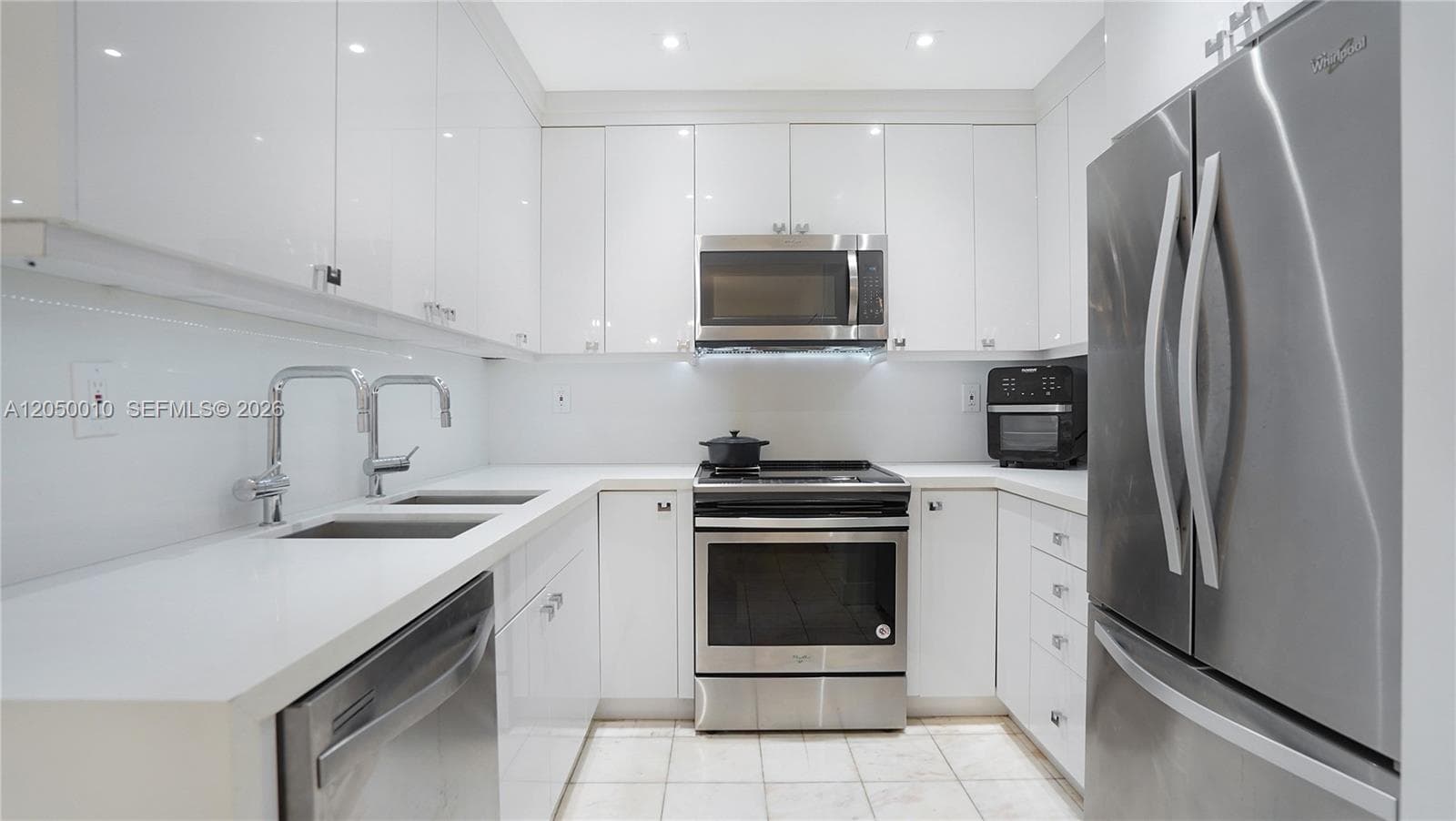 4301 Collins Ave # 403, Miami Beach FL 33140 photo 3