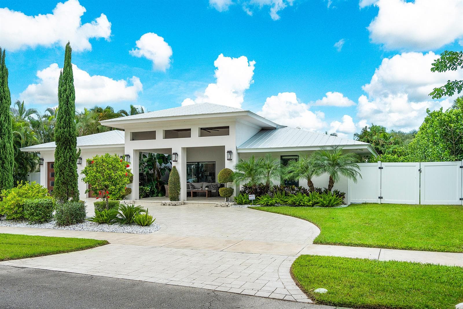 1117 Lake Drive, Delray Beach FL 33444 photo 2