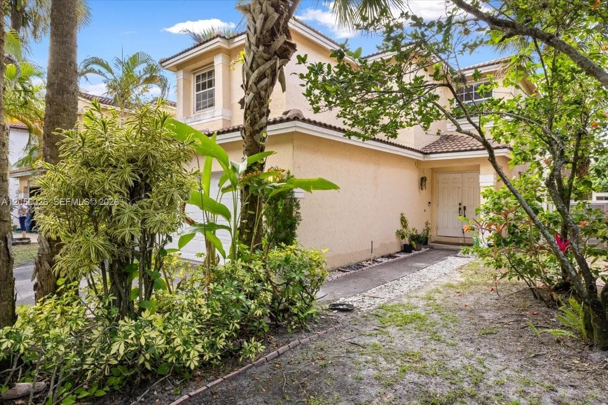 9847 Fairway Cove Ln, Plantation FL 33324 photo 4