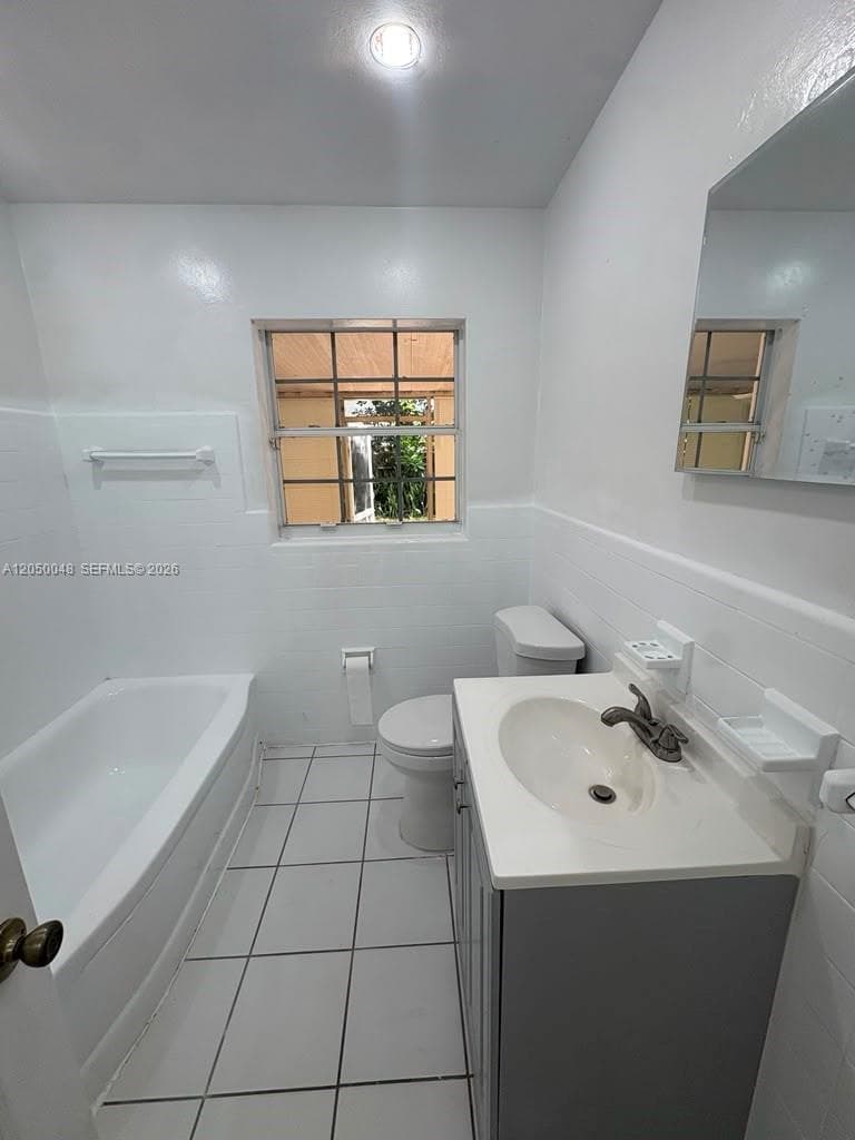 475 NE 164th St, Miami, FL 33162 photo 4