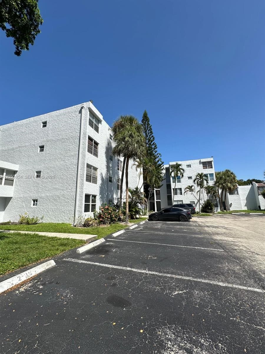 9410 Live Oak Pl # 305, Davie FL 33324 photo 3