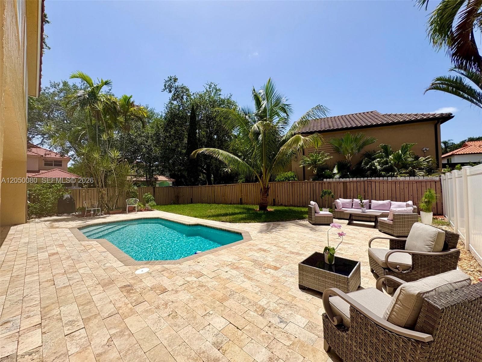 9833 NW 5th Ct, Plantation FL 33324 photo 2