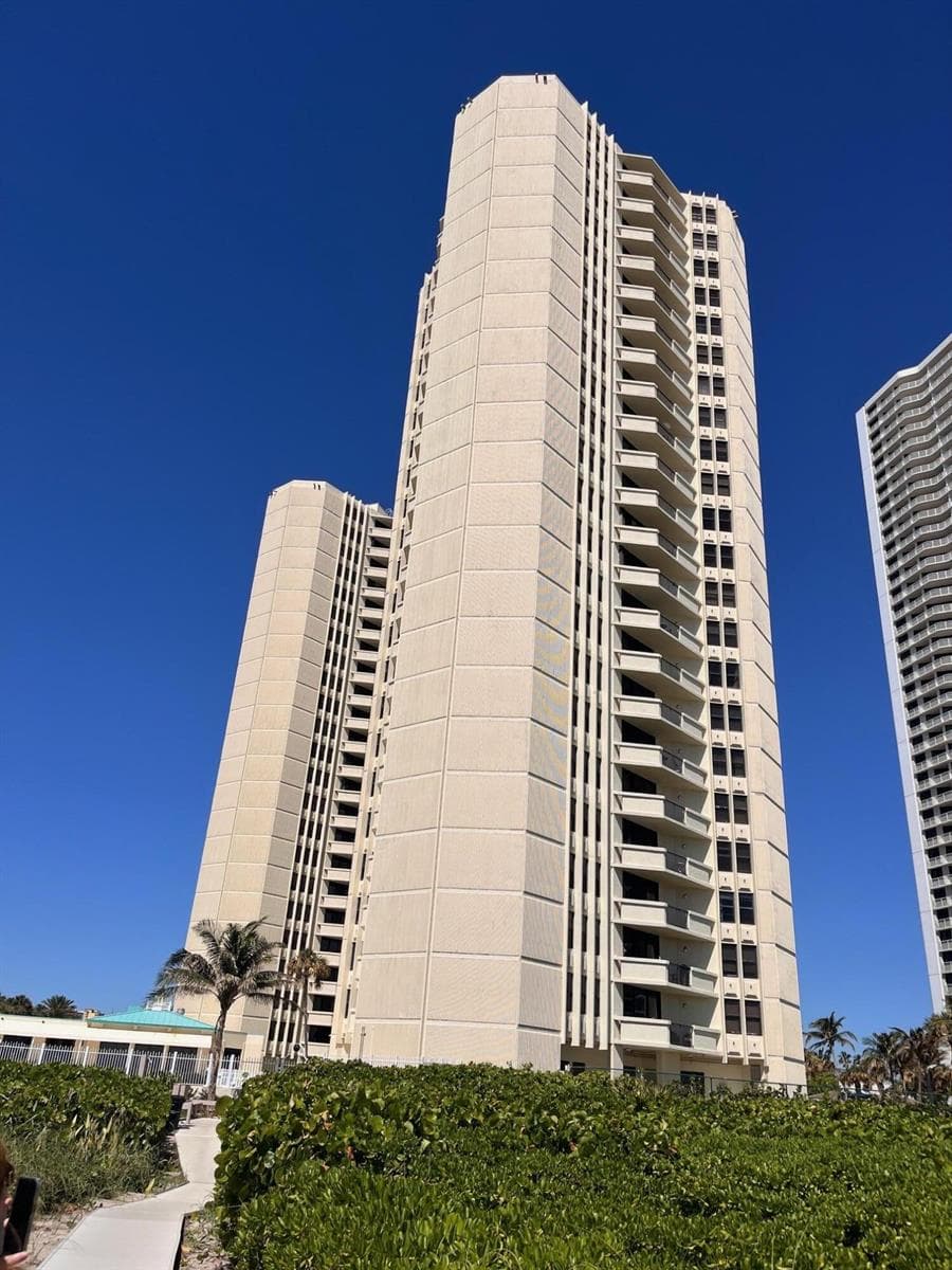 2800 N Ocean Drive, Singer Island FL 33404 photo 4