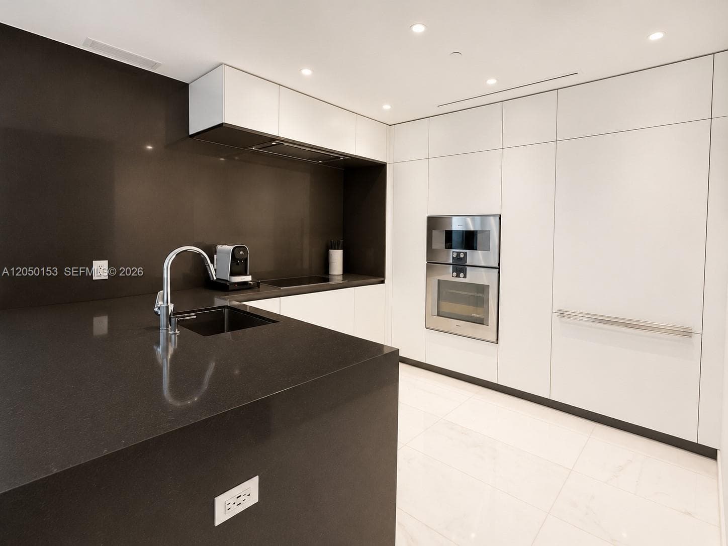300 Biscayne Boulevard Way # 2609W, Miami FL 33131 photo 5