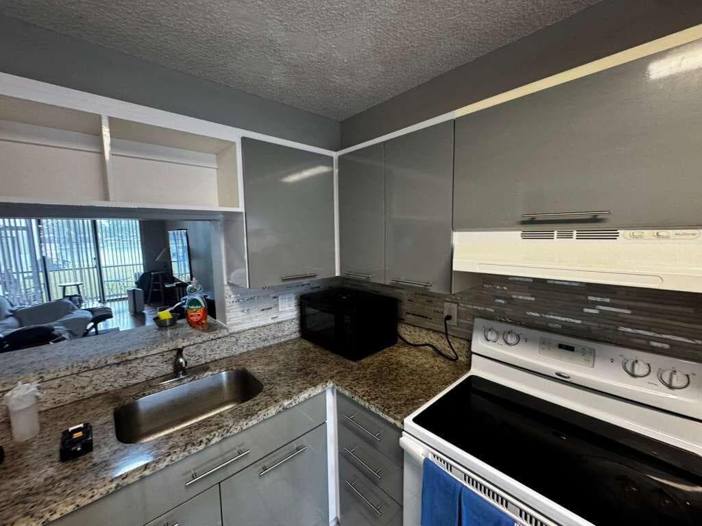 11318 Taft Street, Pembroke Pines FL 33026 photo 2