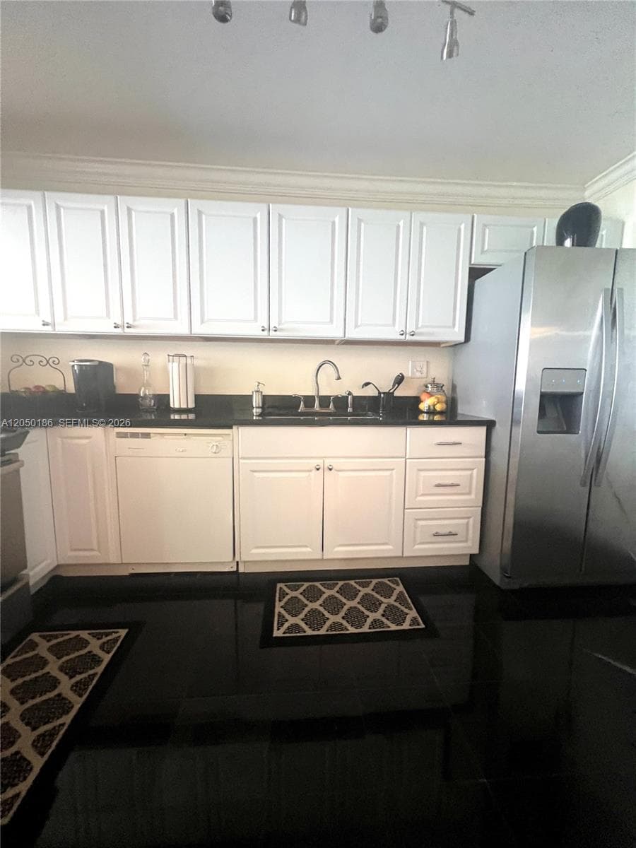 1465 NE 123rd St # 502, North Miami FL 33161 photo 5