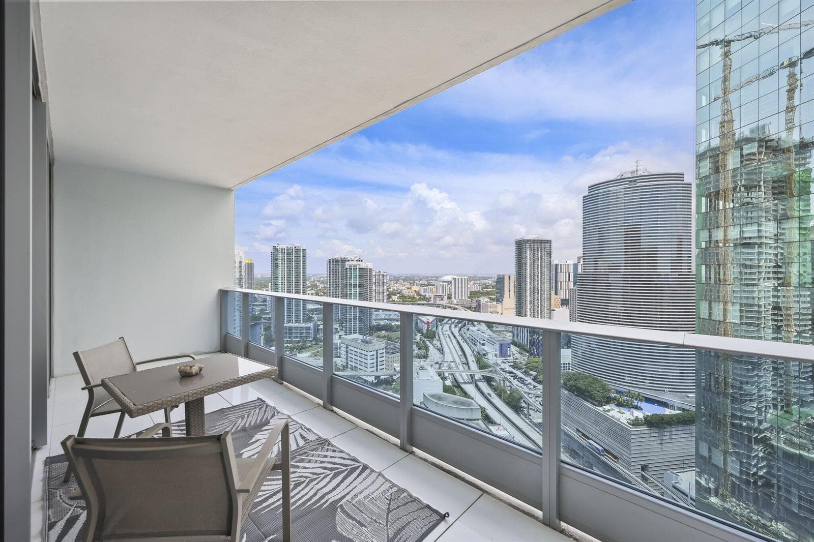 200 Biscayne Blvd Way # 3909, Miami FL 33131