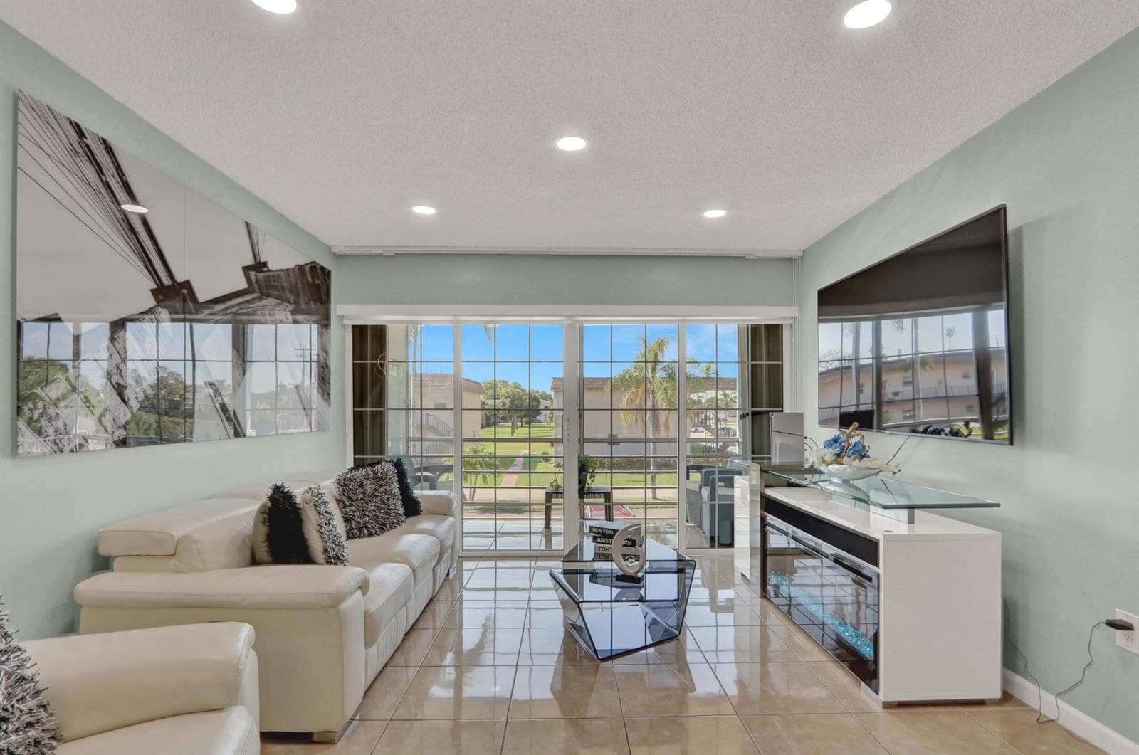 502 Davis Road # 12, Palm Springs FL 33461
