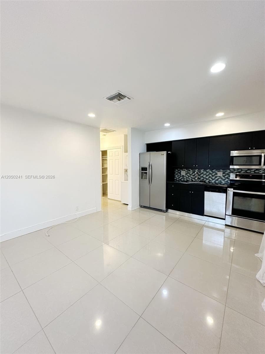 317 Hendricks Isle # 1, Fort Lauderdale, FL 33301 photo 2